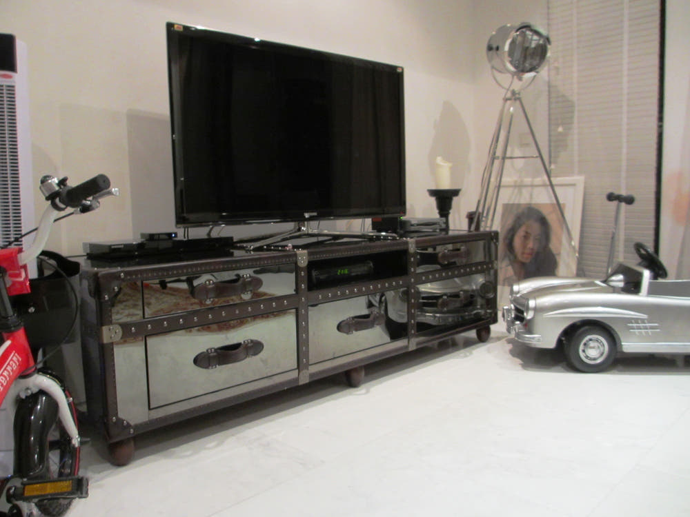 DEANDRE LH079 TV Console - Locus Habitat