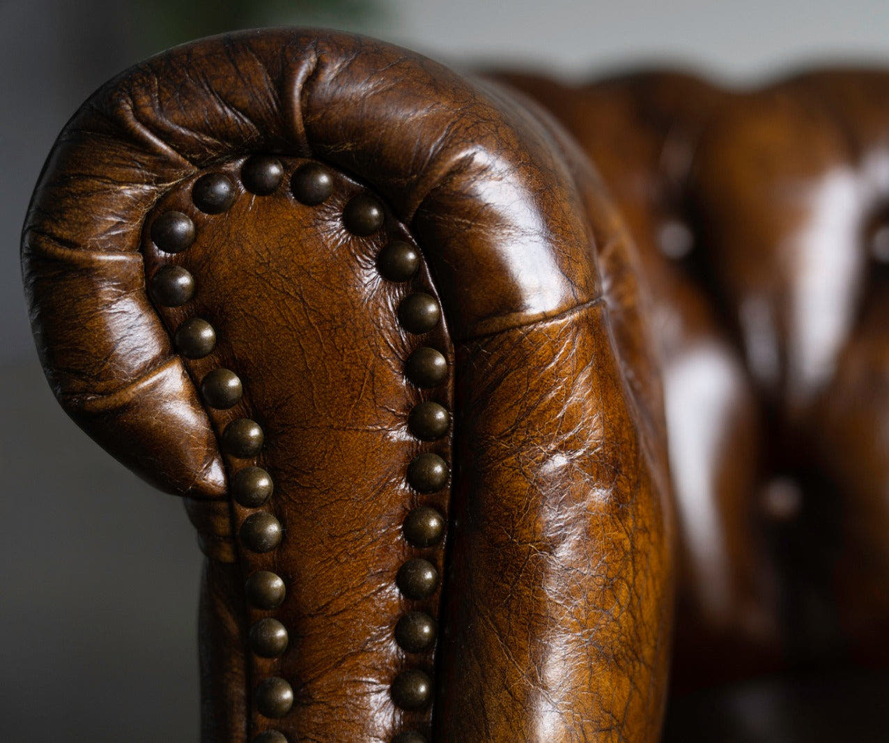 chesterfield luxury sofa