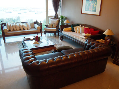 CHESTERFIELD SOFA NEAR THE SEA